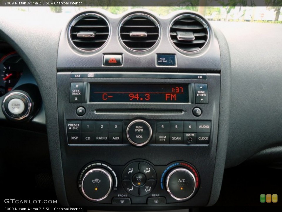 Charcoal Interior Controls for the 2009 Nissan Altima 2.5 SL #72588000