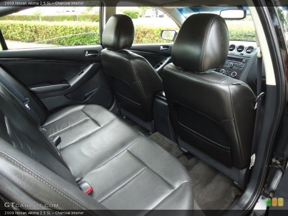 Charcoal Interior Photo for the 2009 Nissan Altima 2.5 SL #72588285
