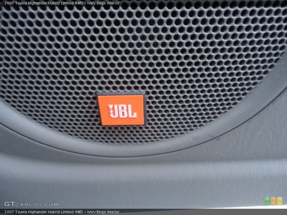 Ivory Beige Interior Audio System for the 2007 Toyota Highlander Hybrid Limited 4WD #72608498