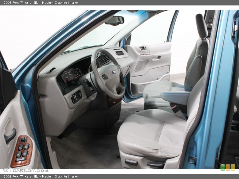 Medium Graphite Interior Photo for the 2003 Ford Windstar SEL #72617812