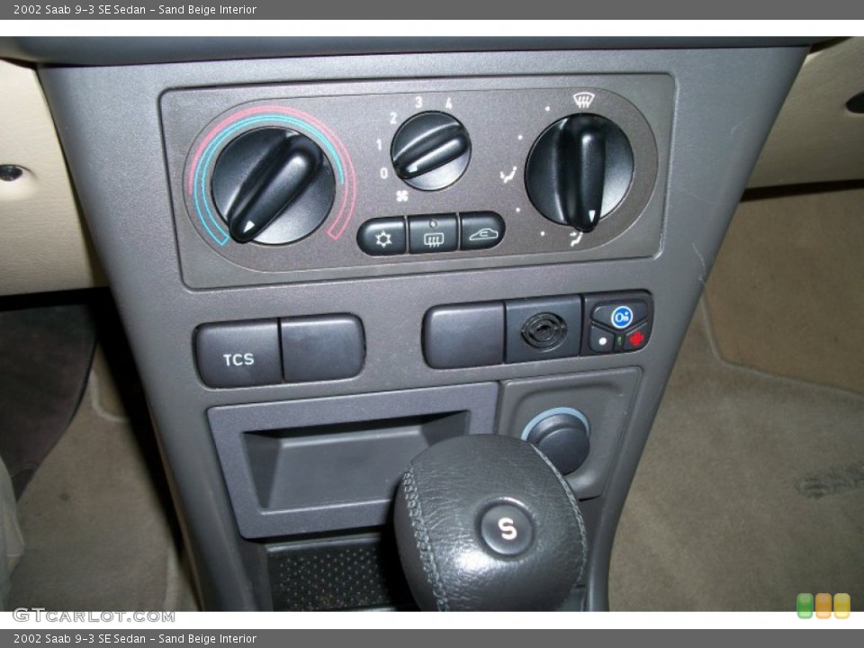 Sand Beige Interior Controls for the 2002 Saab 9-3 SE Sedan #72623663