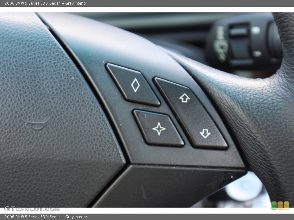 Grey Interior Controls for the 2006 BMW 5 Series 530i Sedan #72629339