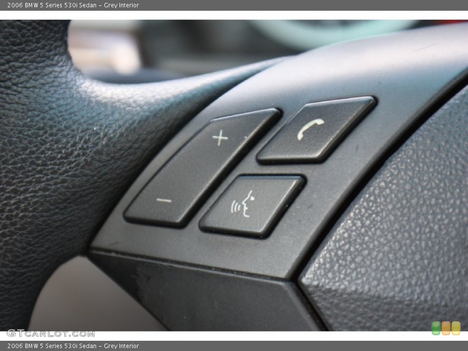 Grey Interior Controls for the 2006 BMW 5 Series 530i Sedan #72629366