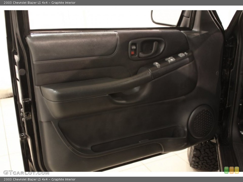 Graphite Interior Door Panel for the 2003 Chevrolet Blazer LS 4x4 #72636527