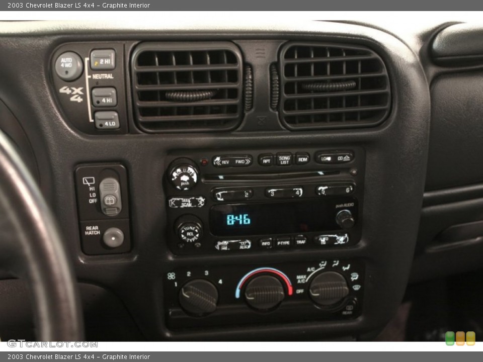 Graphite Interior Controls for the 2003 Chevrolet Blazer LS 4x4 #72636656