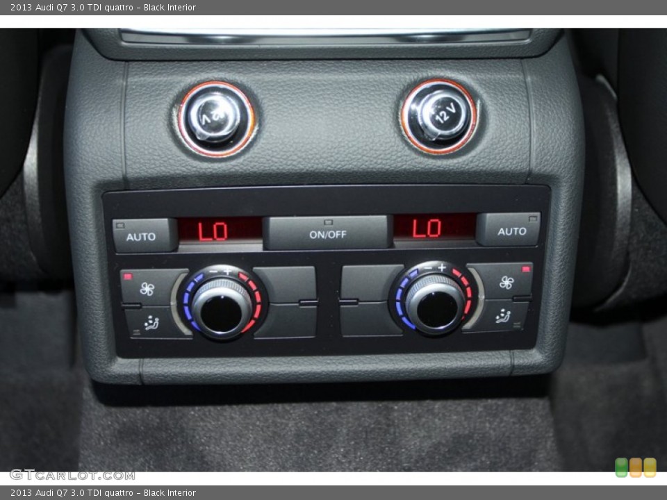 Black Interior Controls for the 2013 Audi Q7 3.0 TDI quattro #72670942