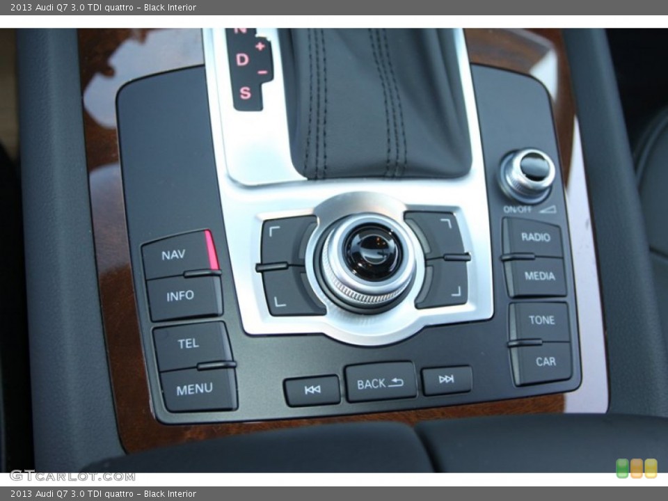 Black Interior Controls for the 2013 Audi Q7 3.0 TDI quattro #72671098