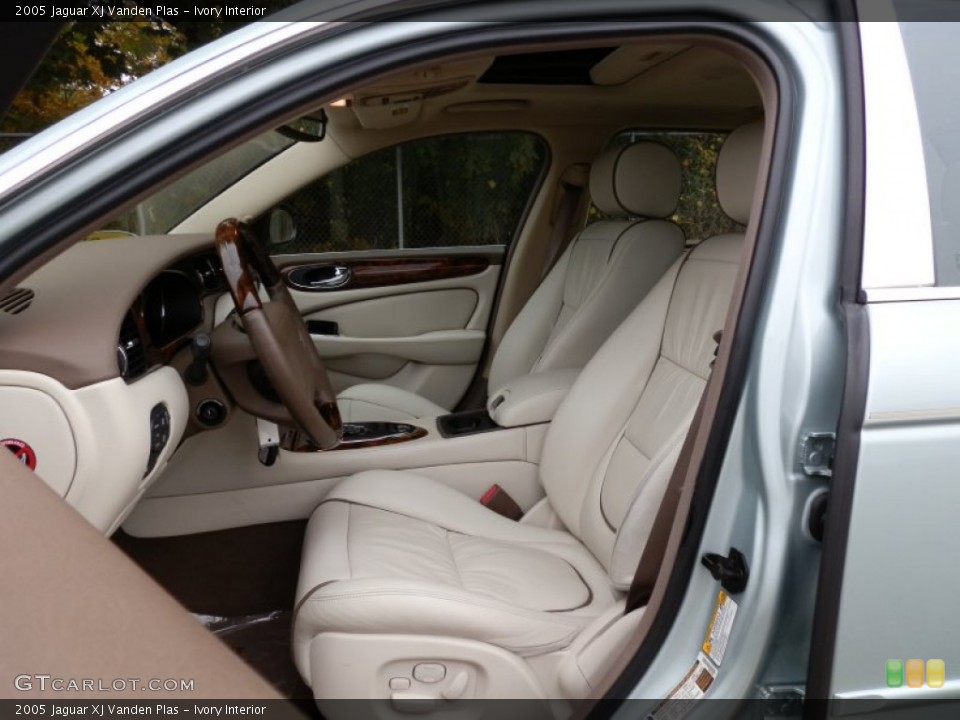 Ivory Interior Photo for the 2005 Jaguar XJ Vanden Plas #72671167