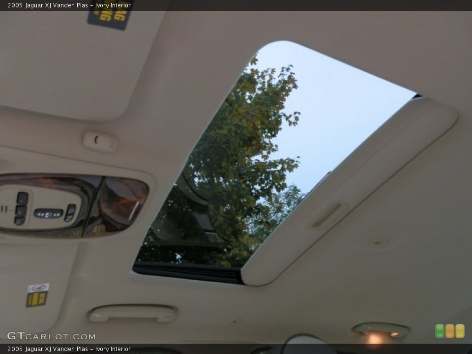 Ivory Interior Sunroof for the 2005 Jaguar XJ Vanden Plas #72671236