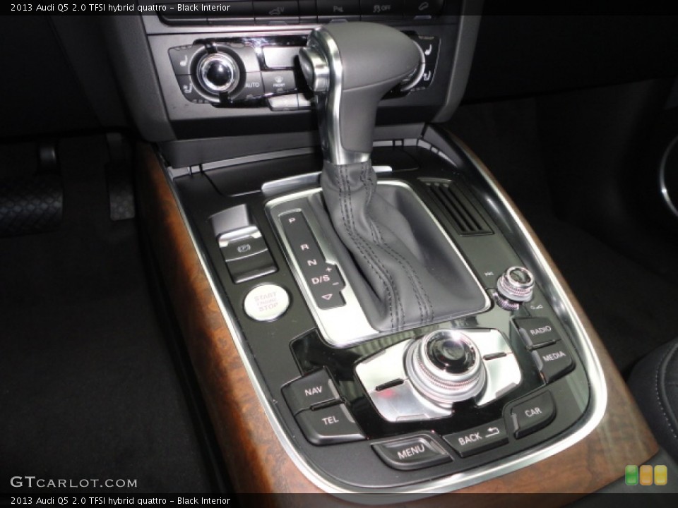 Black Interior Transmission for the 2013 Audi Q5 2.0 TFSI hybrid quattro #72674628