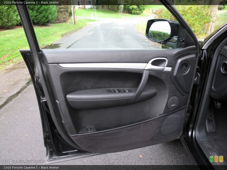 Black Interior Door Panel for the 2009 Porsche Cayenne S #72674665