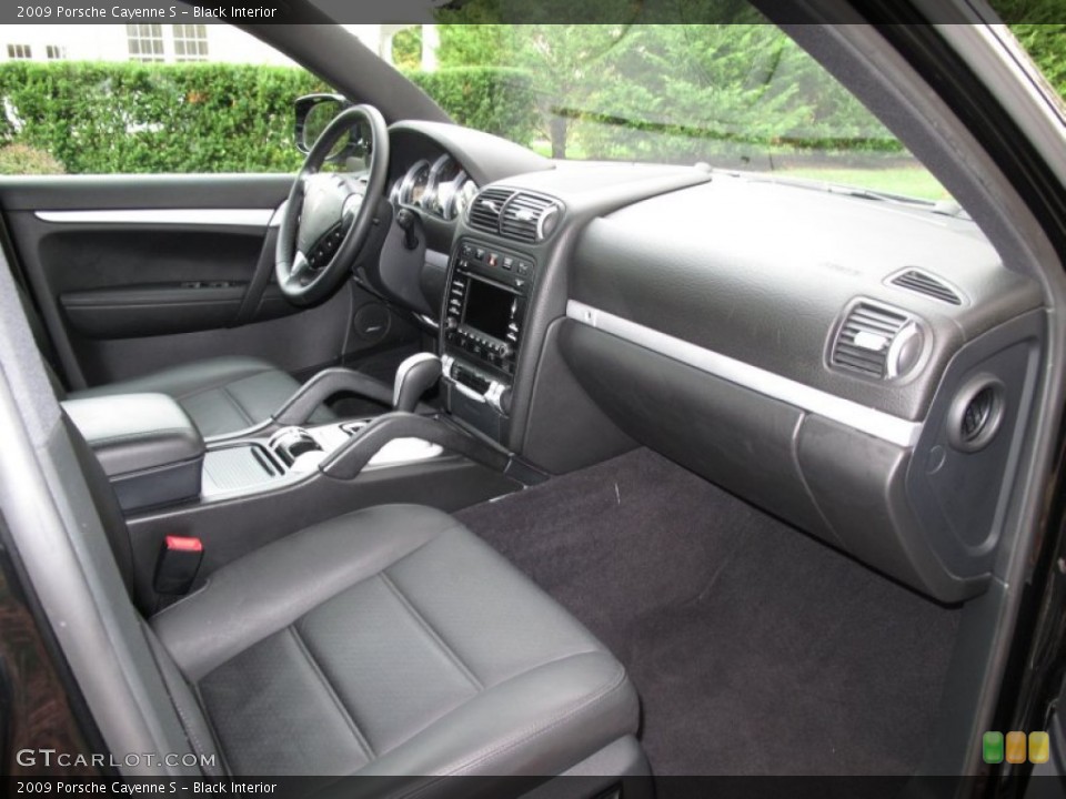 Black Interior Photo for the 2009 Porsche Cayenne S #72674776