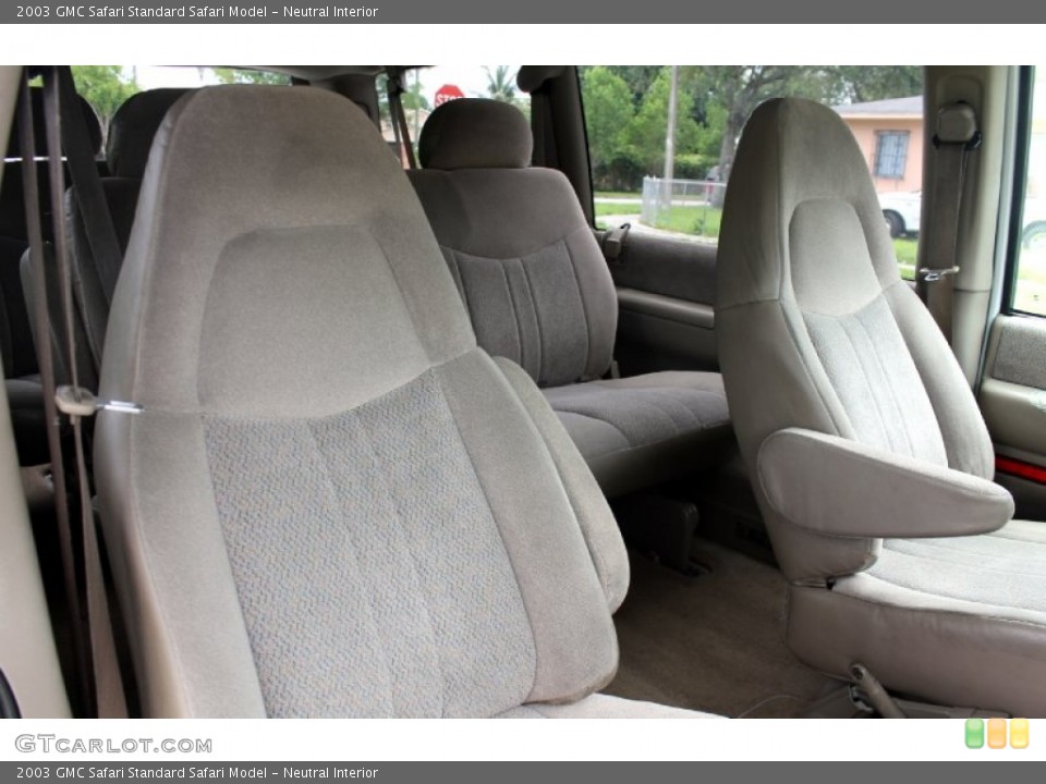 Neutral Interior Photo for the 2003 GMC Safari  #72679247