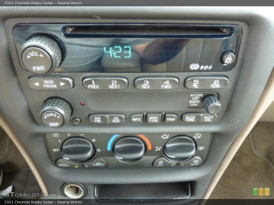 Neutral Interior Controls for the 2001 Chevrolet Malibu Sedan #72680197