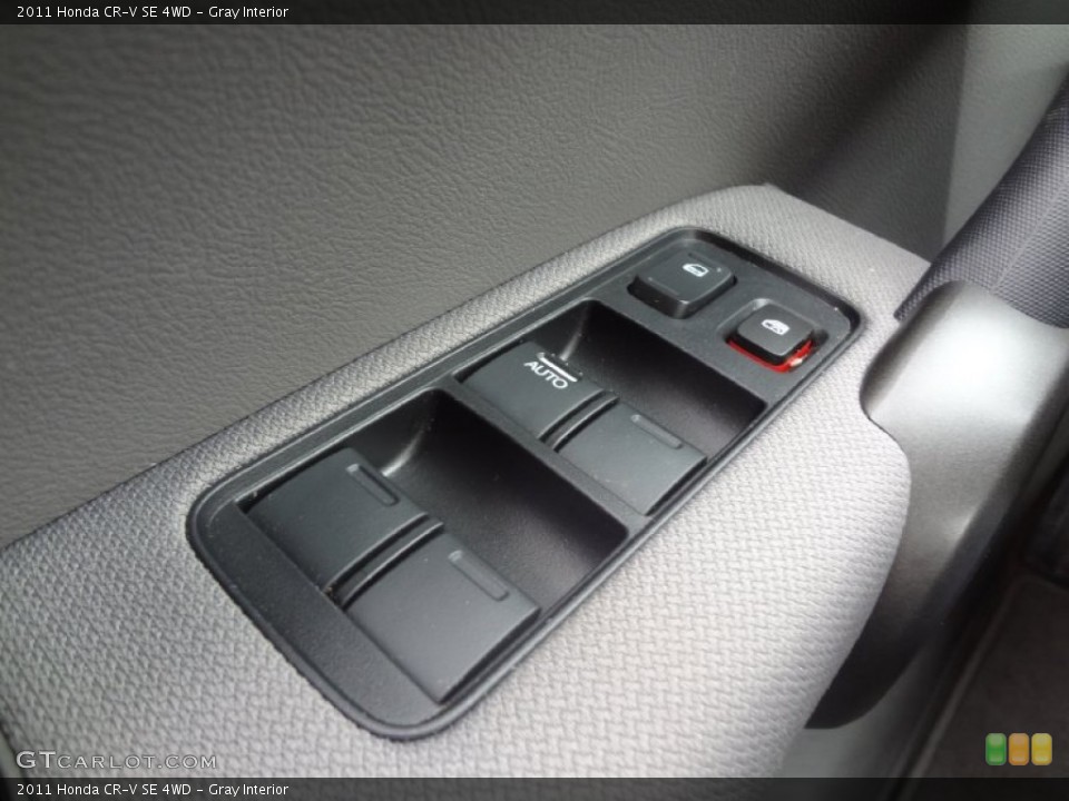 Gray Interior Controls for the 2011 Honda CR-V SE 4WD #72685546