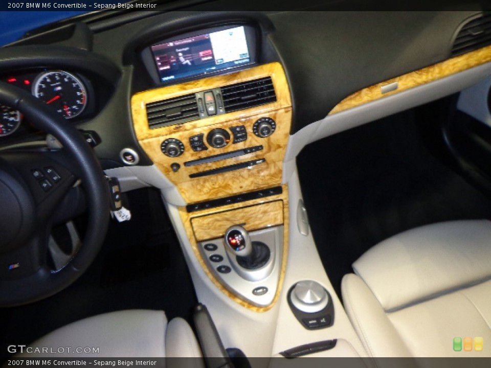 Sepang Beige Interior Controls for the 2007 BMW M6 Convertible #72693289