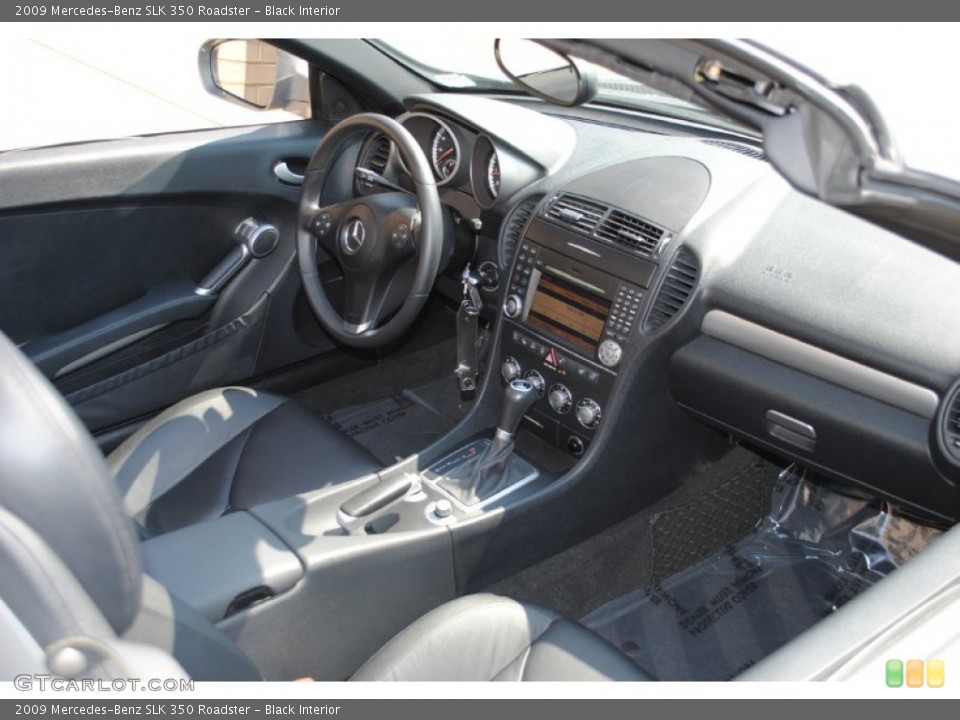 Black Interior Photo for the 2009 Mercedes-Benz SLK 350 Roadster #72696988