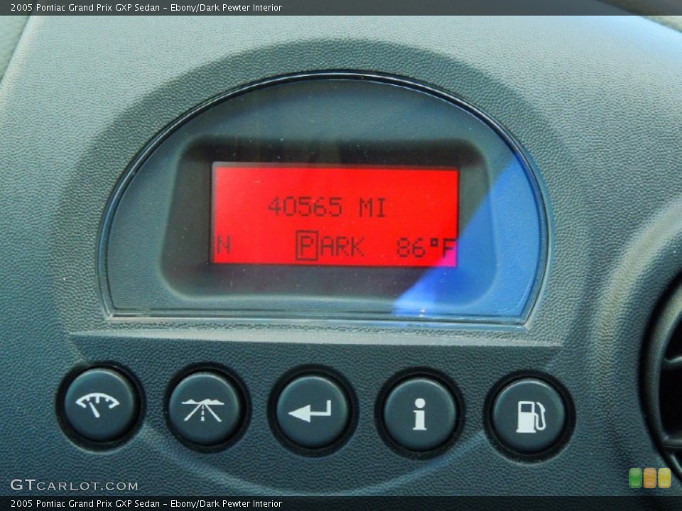 Ebony/Dark Pewter Interior Controls for the 2005 Pontiac Grand Prix GXP Sedan #72707768