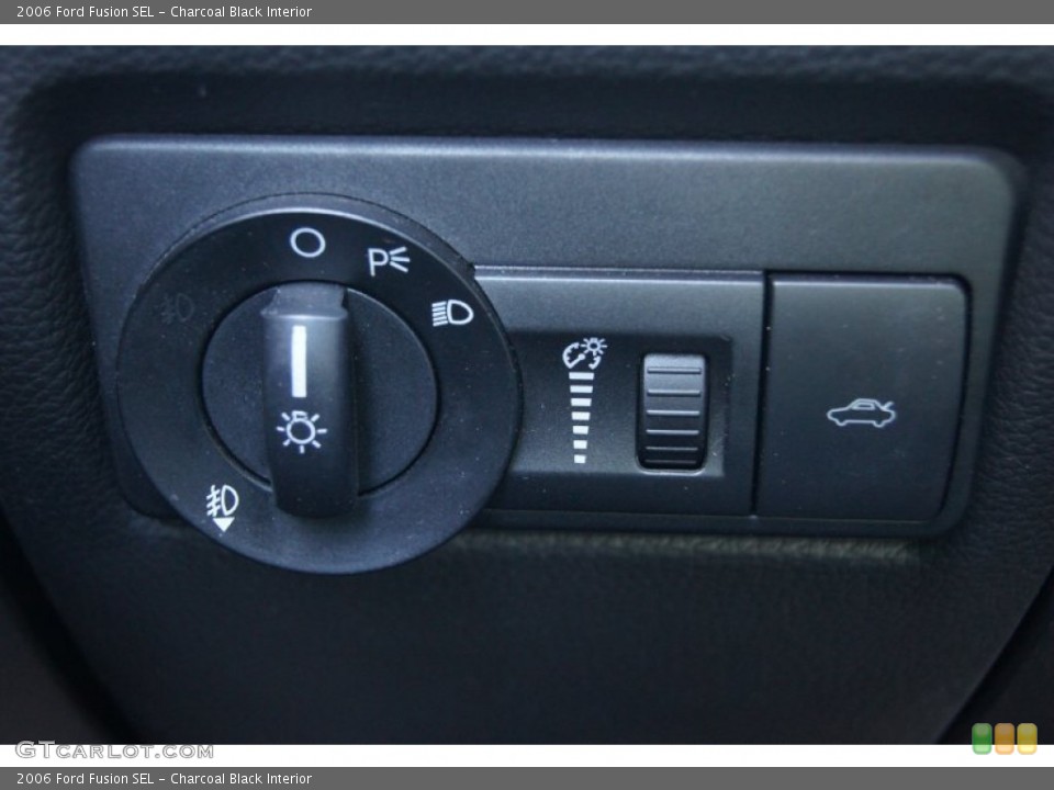 Charcoal Black Interior Controls for the 2006 Ford Fusion SEL #72730587