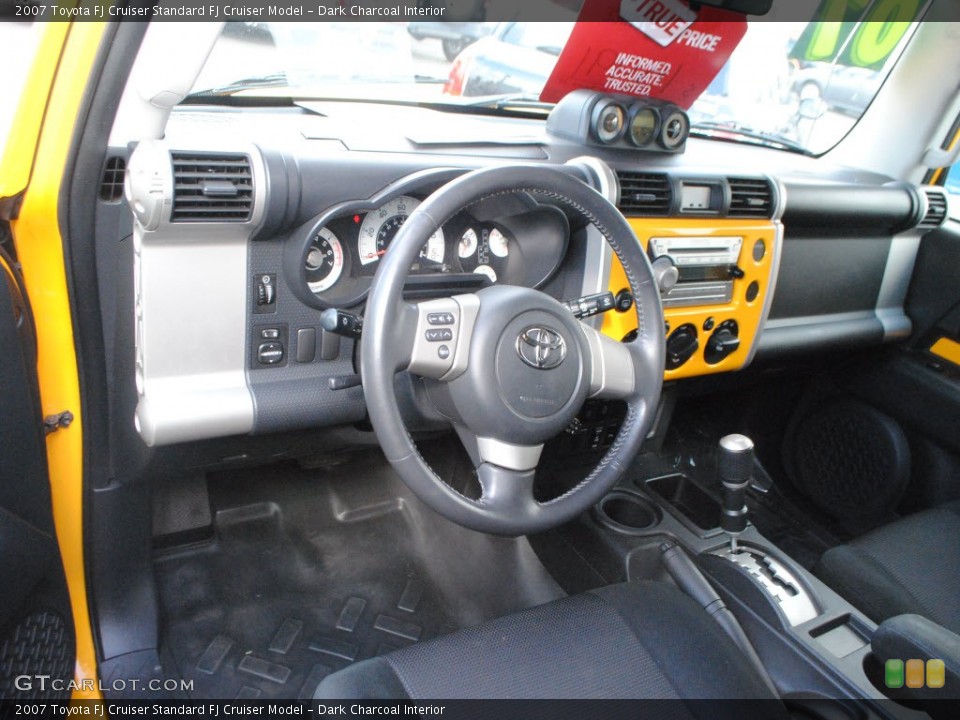 Dark Charcoal Interior Photo for the 2007 Toyota FJ Cruiser  #72731048