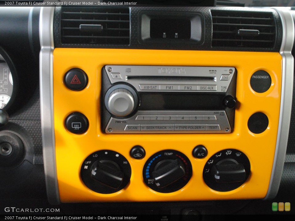 Dark Charcoal Interior Controls for the 2007 Toyota FJ Cruiser  #72731213
