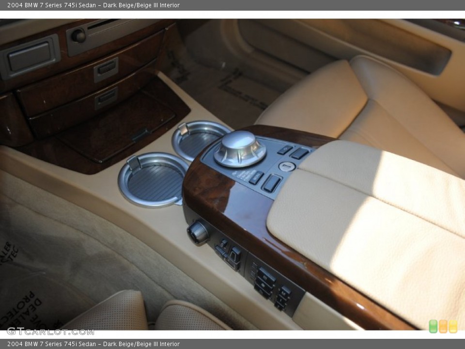 Dark Beige/Beige III Interior Controls for the 2004 BMW 7 Series 745i Sedan #72754642
