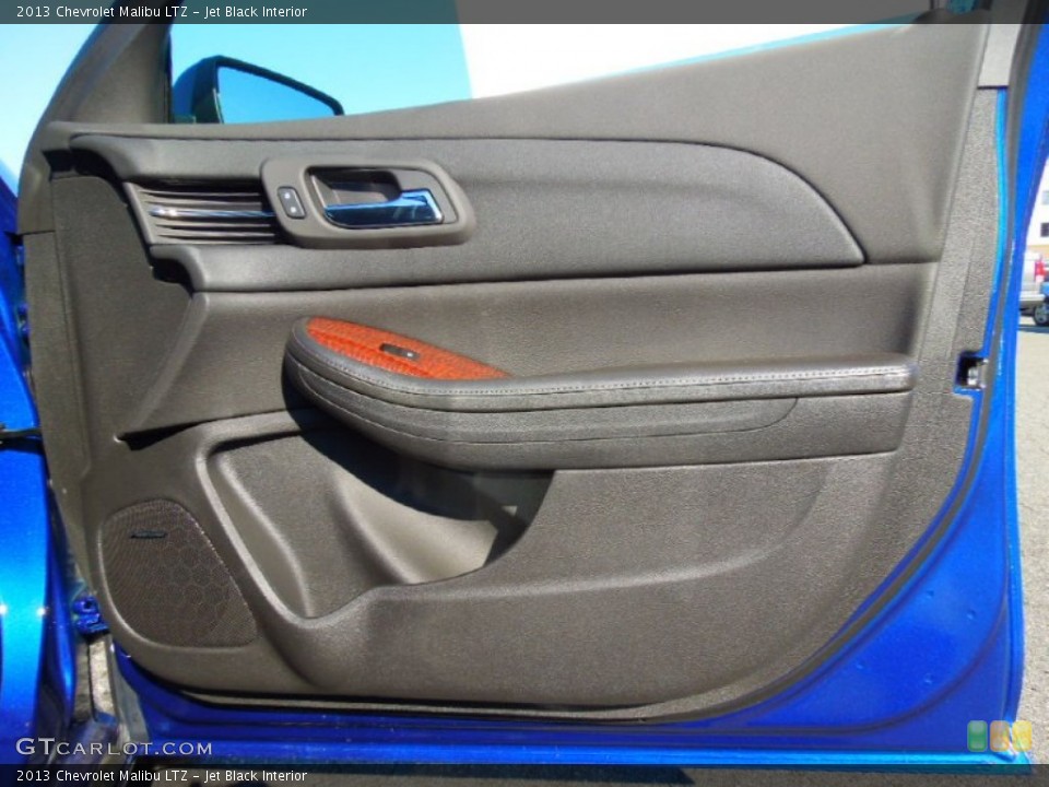 Jet Black Interior Door Panel for the 2013 Chevrolet Malibu LTZ #72760061
