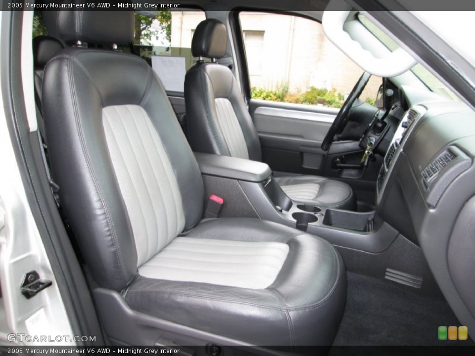 Midnight Grey Interior Photo for the 2005 Mercury Mountaineer V6 AWD #72762620