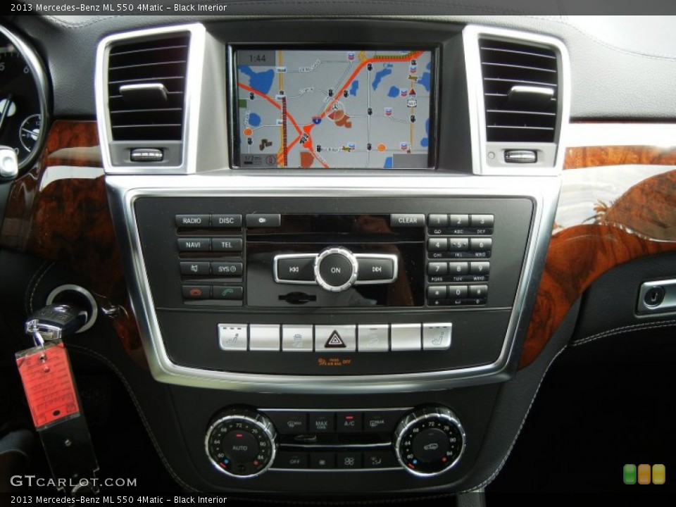 Black Interior Controls for the 2013 Mercedes-Benz ML 550 4Matic #72783226