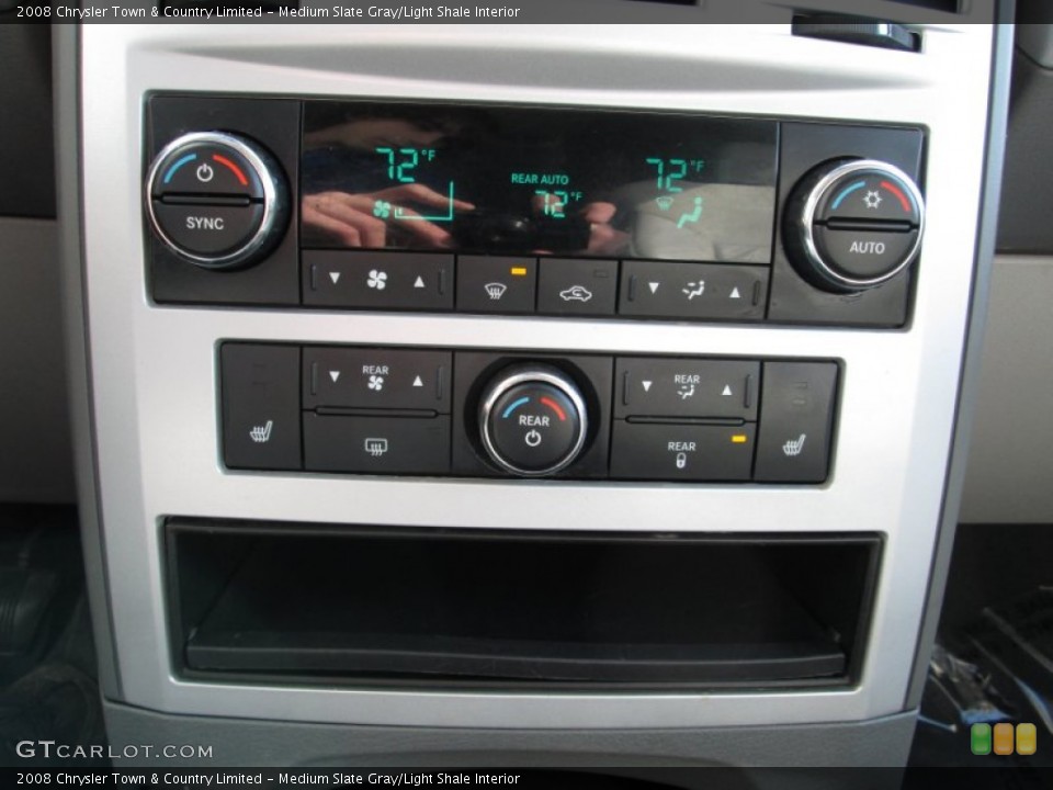 Medium Slate Gray/Light Shale Interior Controls for the 2008 Chrysler Town & Country Limited #72819733