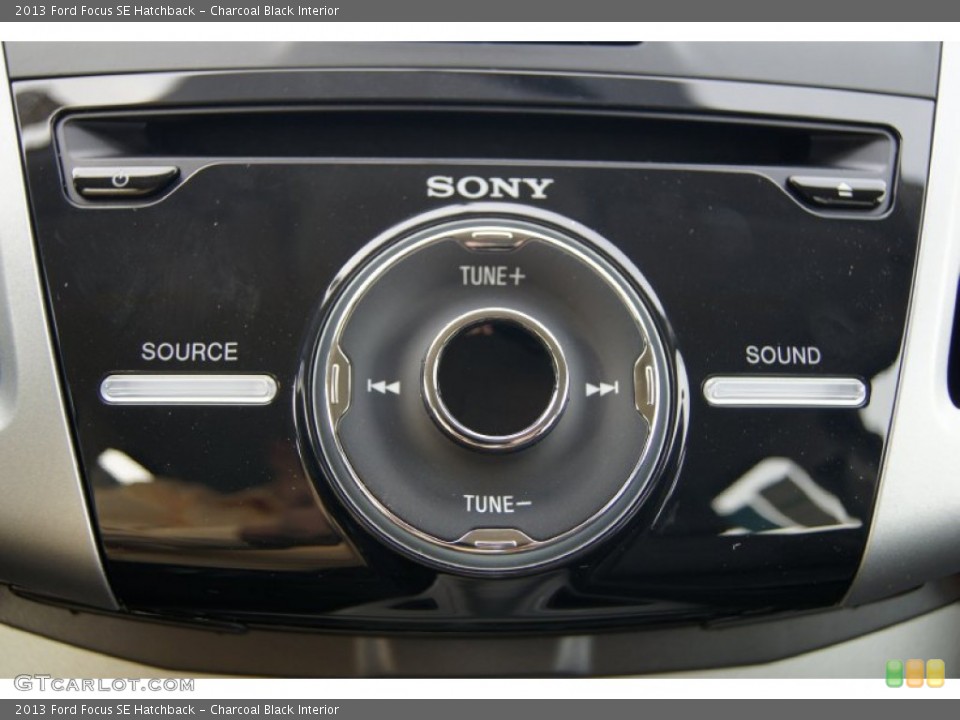 Charcoal Black Interior Controls for the 2013 Ford Focus SE Hatchback #72821527
