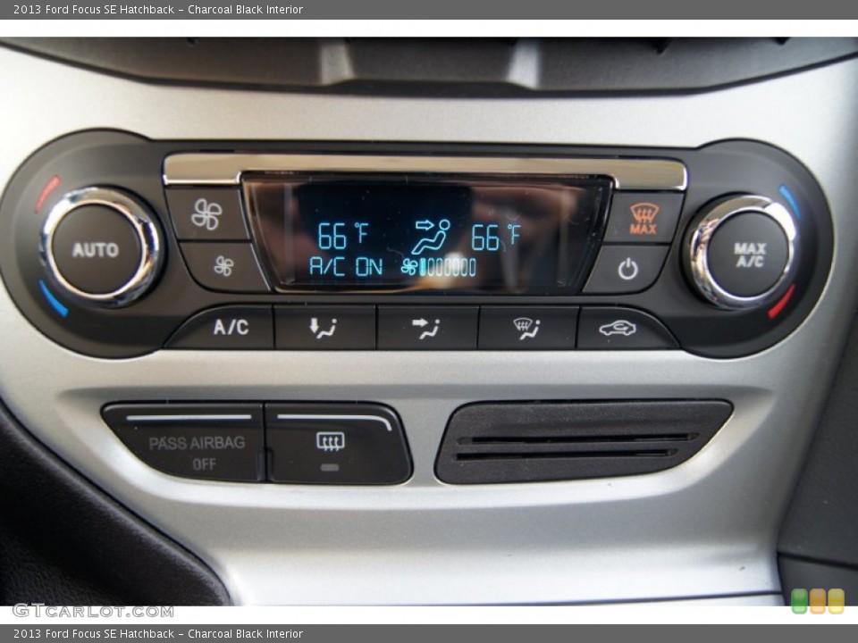 Charcoal Black Interior Controls for the 2013 Ford Focus SE Hatchback #72821536