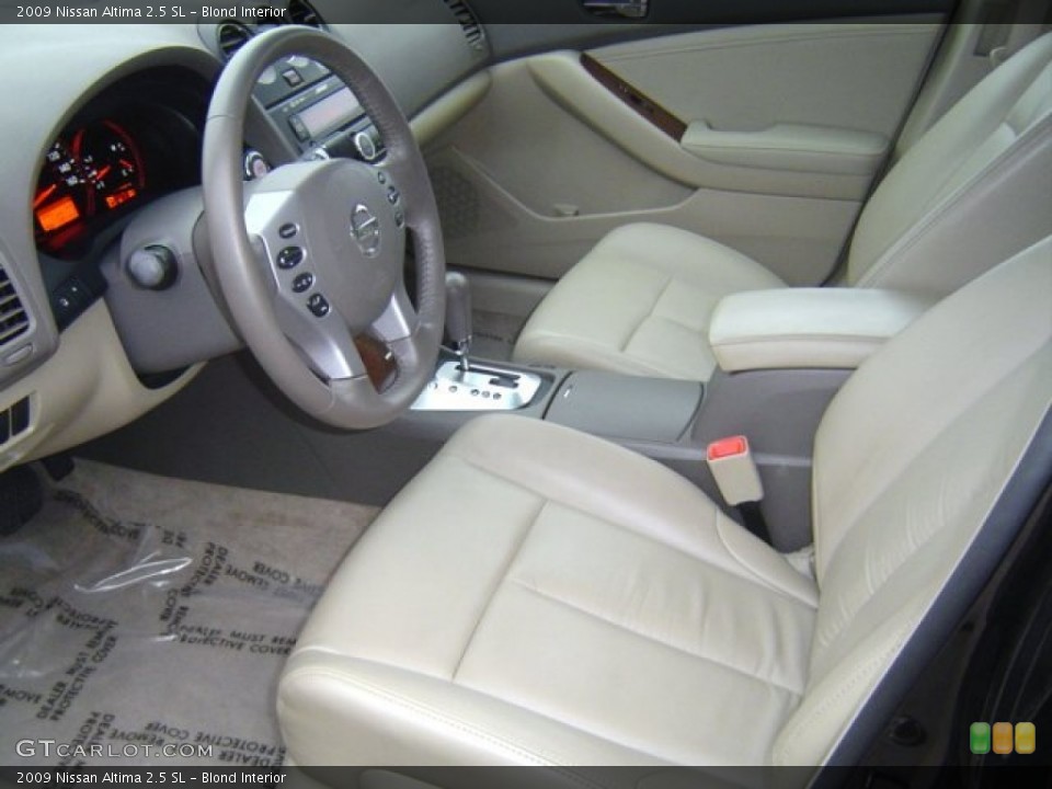 Blond Interior Photo for the 2009 Nissan Altima 2.5 SL #72840138