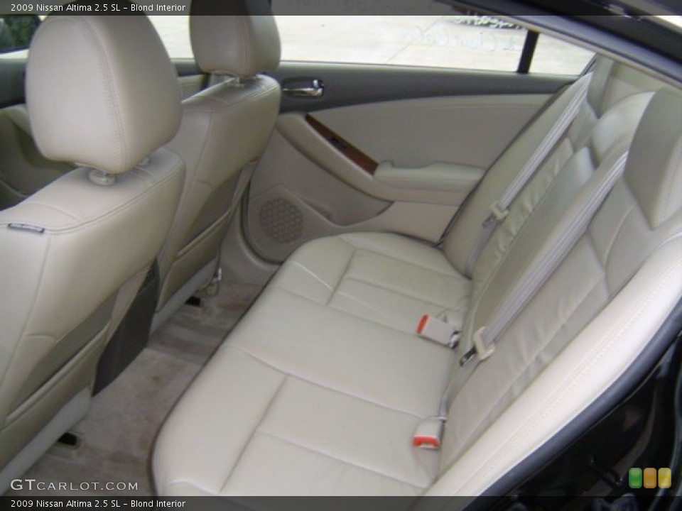Blond Interior Photo for the 2009 Nissan Altima 2.5 SL #72840156