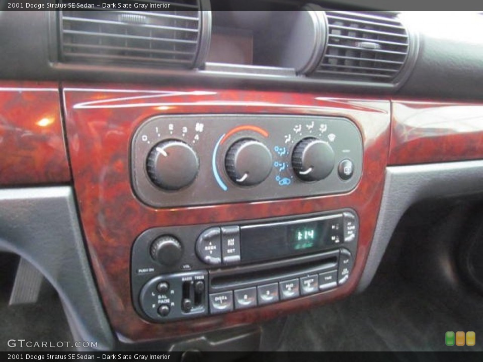 Dark Slate Gray Interior Controls for the 2001 Dodge Stratus SE Sedan #72870246