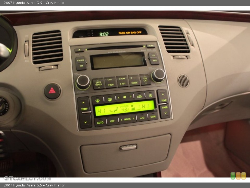 Gray Interior Controls for the 2007 Hyundai Azera GLS #72873906