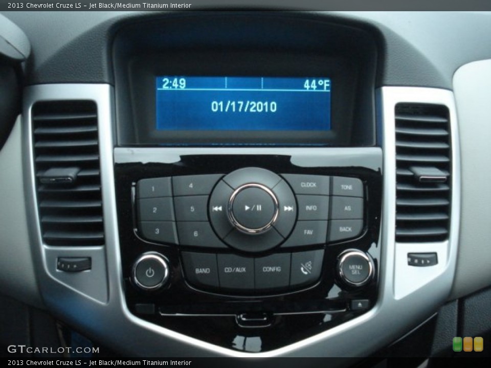 Jet Black/Medium Titanium Interior Controls for the 2013 Chevrolet Cruze LS #72893190