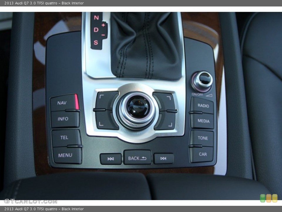 Black Interior Controls for the 2013 Audi Q7 3.0 TFSI quattro #72898188