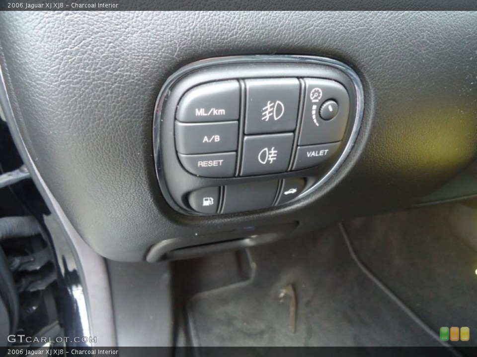 Charcoal Interior Controls for the 2006 Jaguar XJ XJ8 #72907988