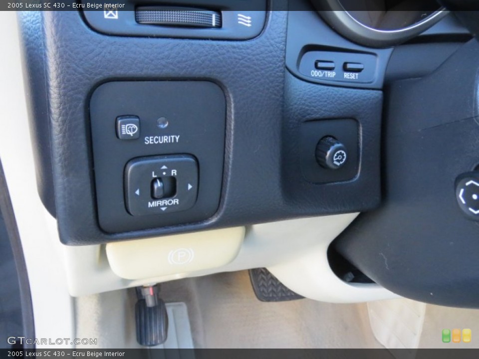 Ecru Beige Interior Controls for the 2005 Lexus SC 430 #72915556