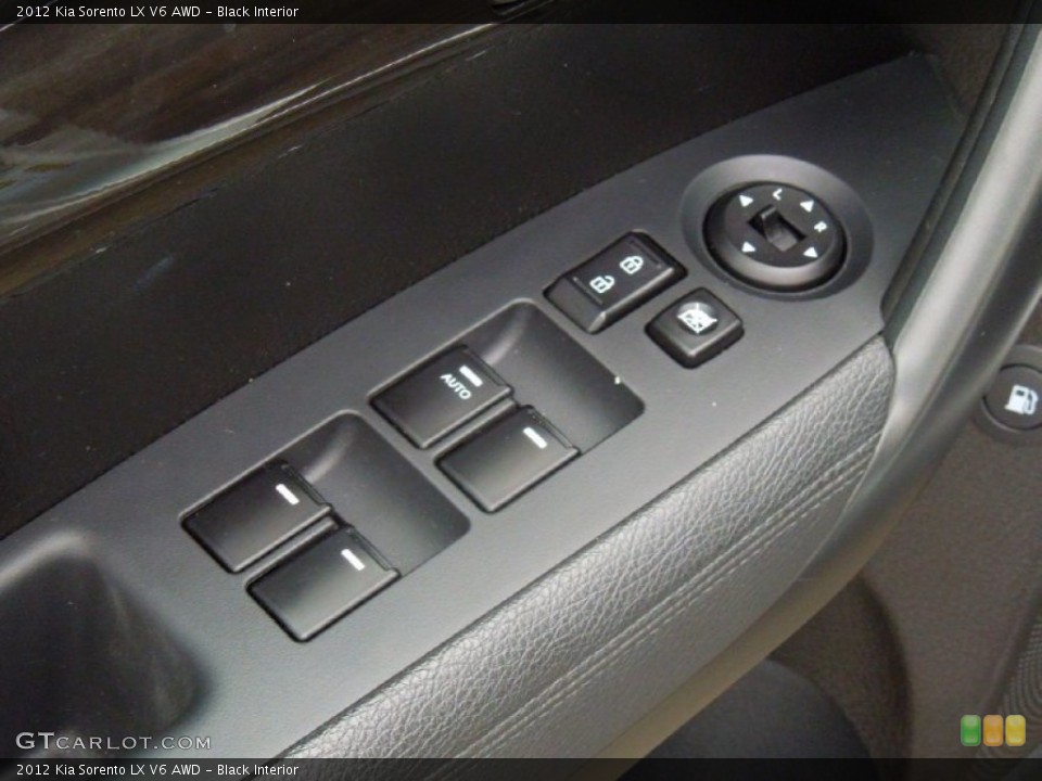 Black Interior Controls for the 2012 Kia Sorento LX V6 AWD #72922051