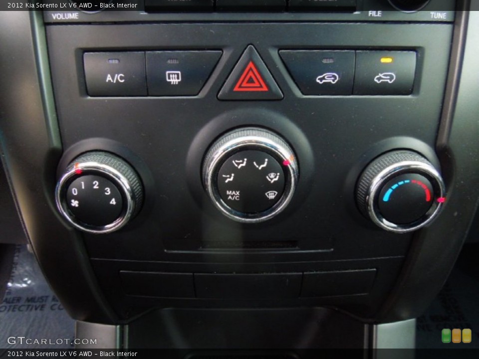 Black Interior Controls for the 2012 Kia Sorento LX V6 AWD #72922145