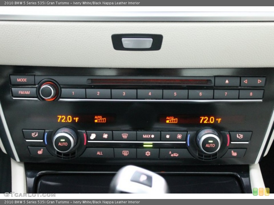 Ivory White/Black Nappa Leather Interior Controls for the 2010 BMW 5 Series 535i Gran Turismo #72931348