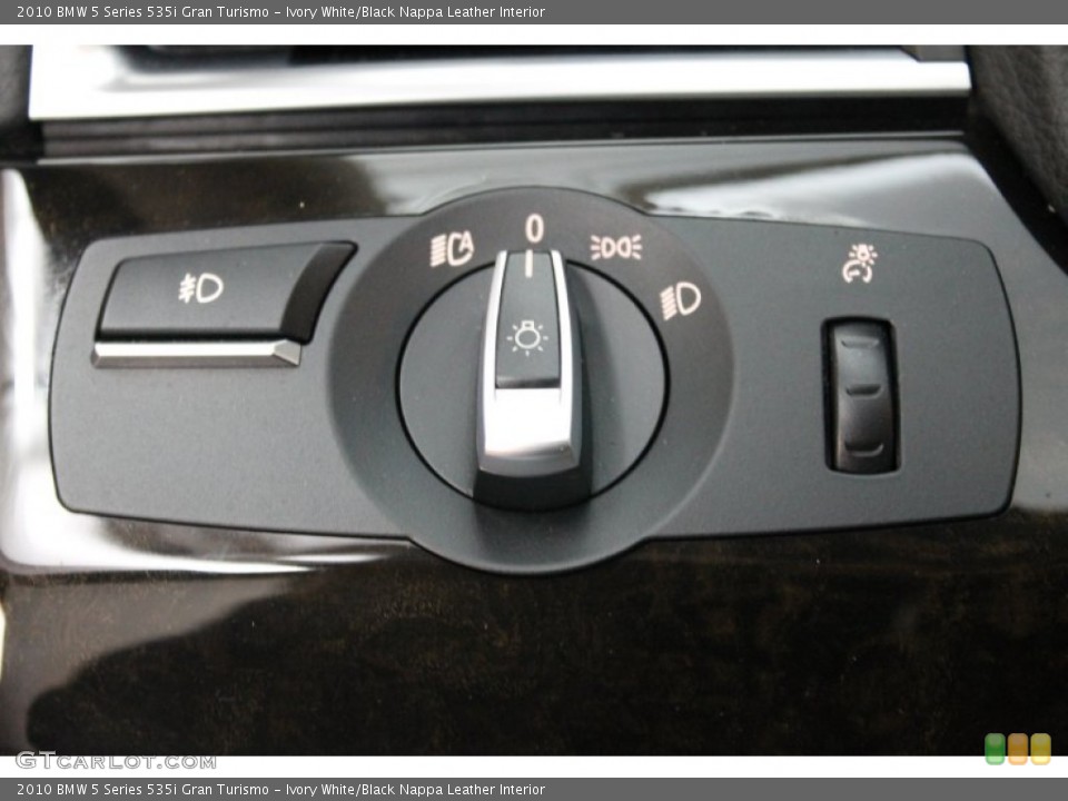 Ivory White/Black Nappa Leather Interior Controls for the 2010 BMW 5 Series 535i Gran Turismo #72931588
