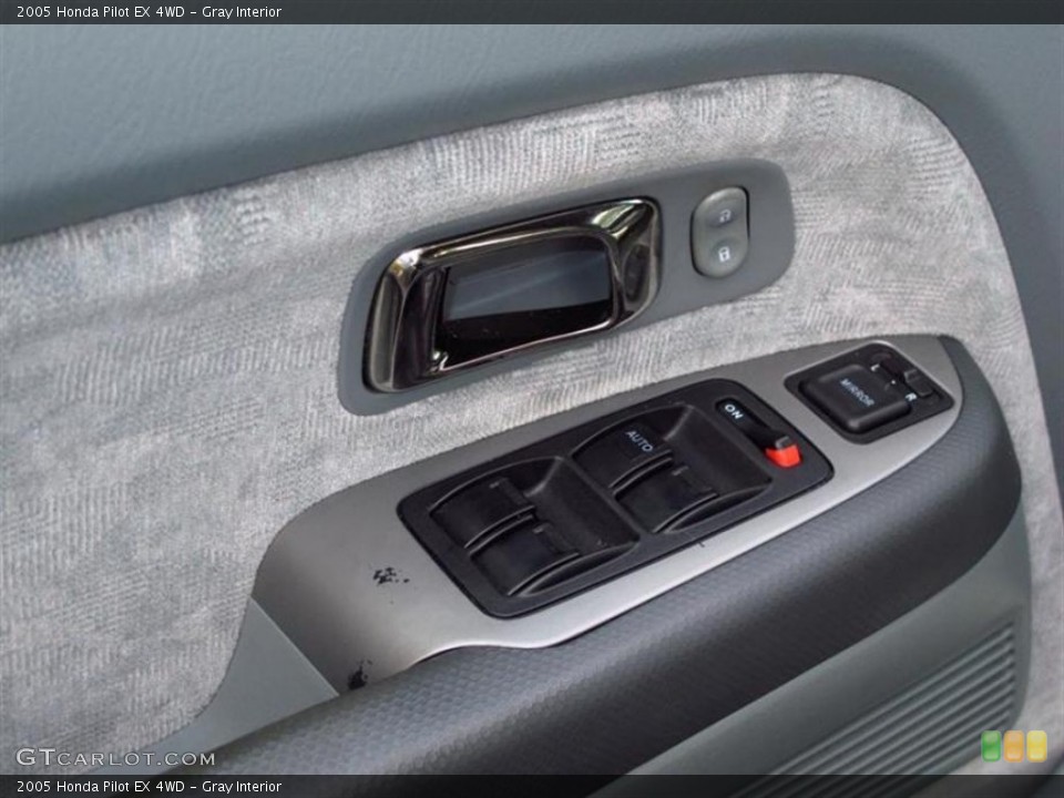 Gray Interior Controls for the 2005 Honda Pilot EX 4WD #72943618