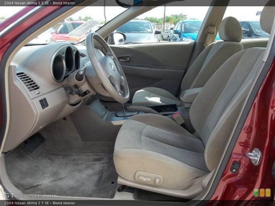 Blond Interior Photo for the 2004 Nissan Altima 3.5 SE #72957669
