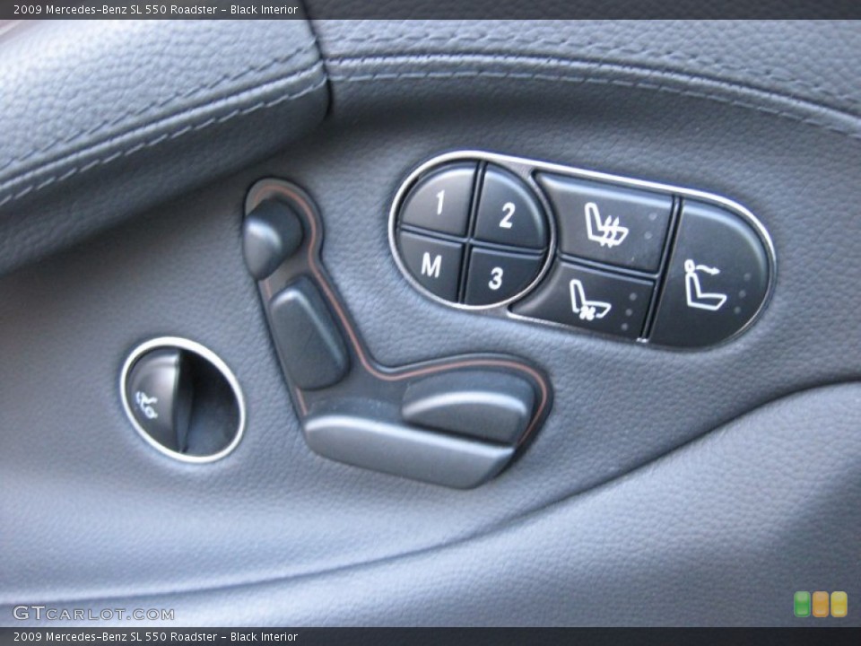 Black Interior Controls for the 2009 Mercedes-Benz SL 550 Roadster #72975771