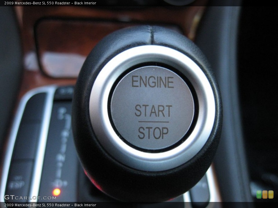 Black Interior Controls for the 2009 Mercedes-Benz SL 550 Roadster #72975915