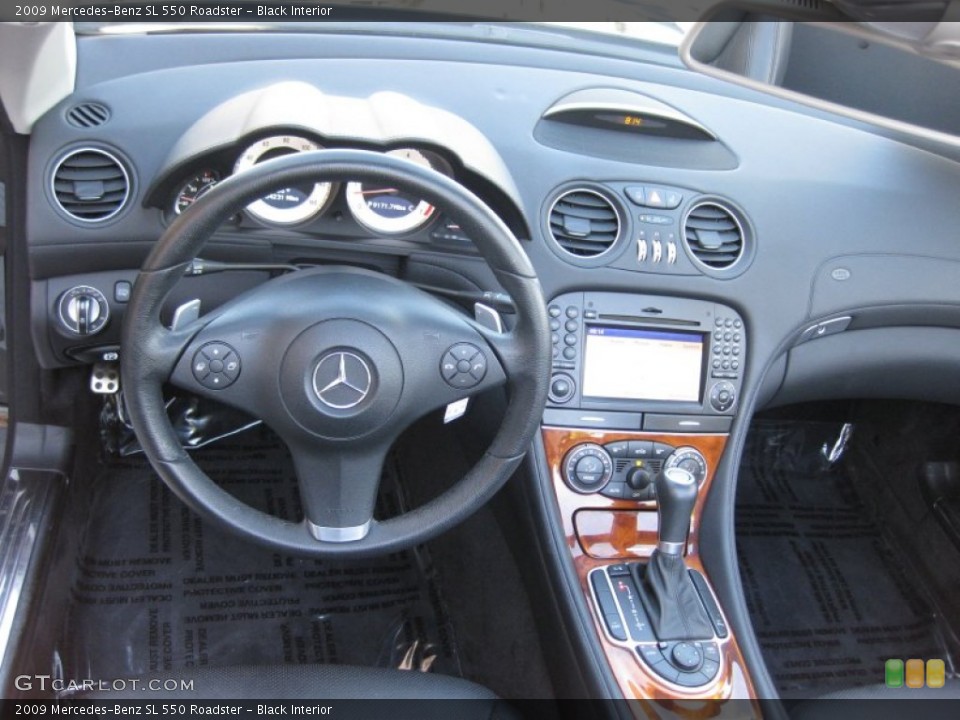 Black Interior Dashboard for the 2009 Mercedes-Benz SL 550 Roadster #72976061