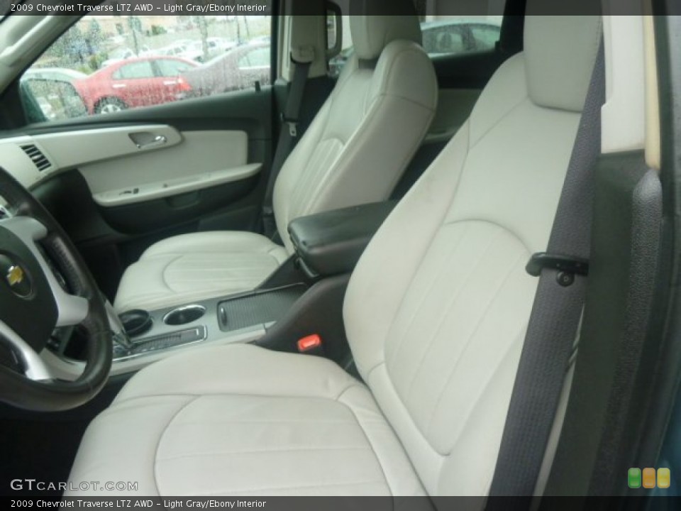 Light Gray/Ebony Interior Front Seat for the 2009 Chevrolet Traverse LTZ AWD #72979590